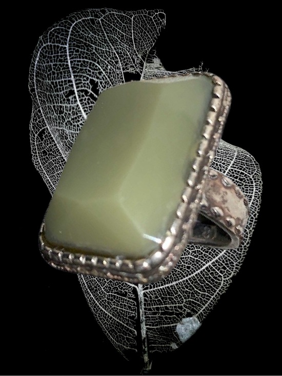 no hallmark Jewelry - Antiqued Jade & Silver Ornamental Statement Ring size 8/8.5” Victorian Style